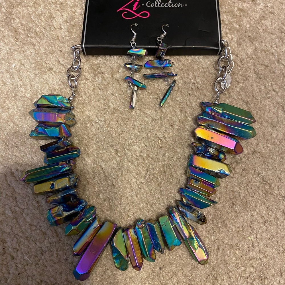 Necklace - Picture 2 of 3